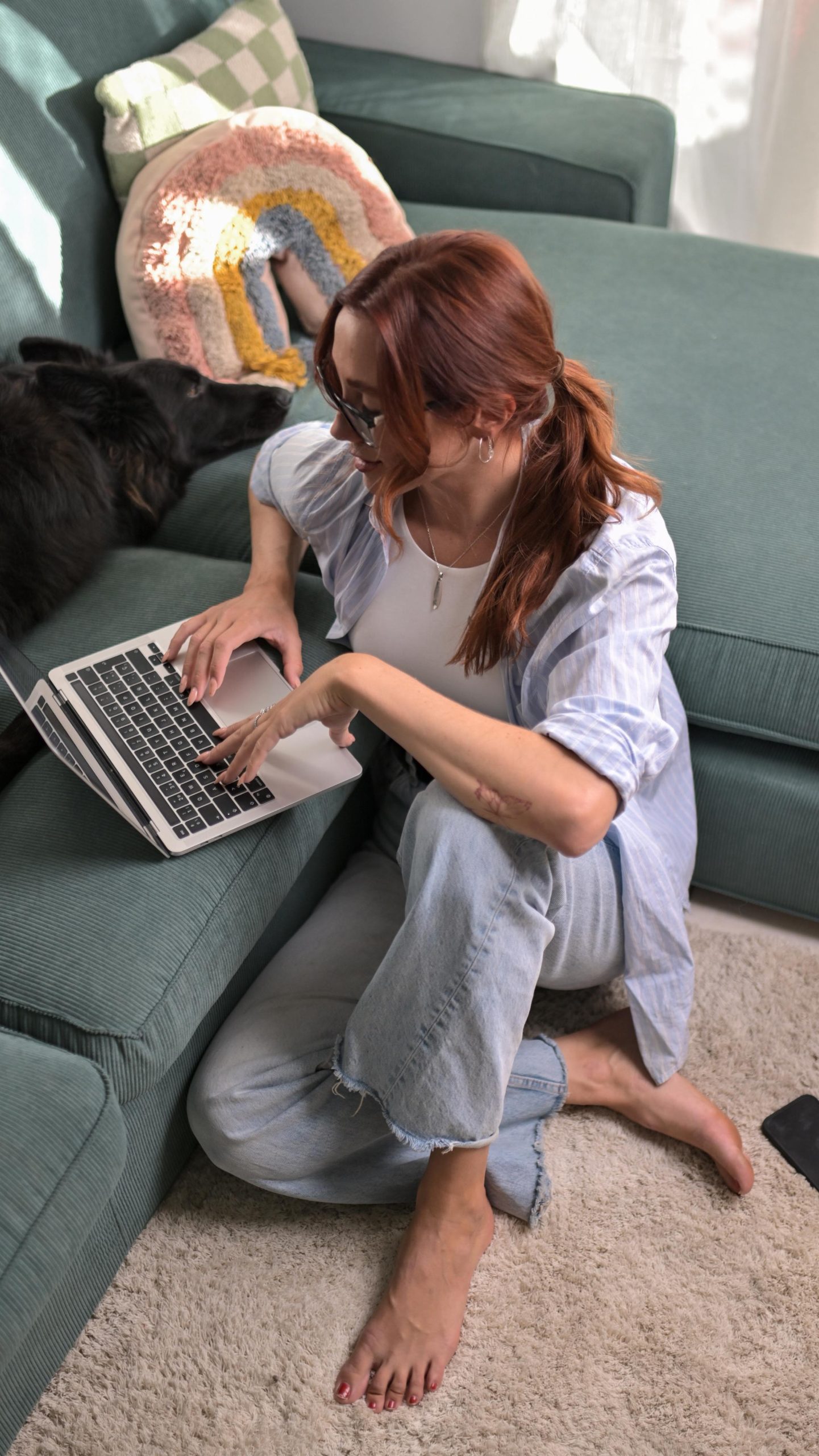 ✨ ¡Srta Peter Studio estrena web! ✨

Después de una avalancha de cafés, ideas locas y cambios de última hora (porque así somos 🤓), por fin lanzamos una web que refleja exactamente quiénes somos hoy: visual, clara, creativa y con mucha personalidad.

Aquí tienes todo nuestro universo: branding, social media, foto, vídeo, diseño… contado a nuestra manera y preparado para inspirarte y crear contigo.

Si buscabas una señal para trabajar juntas, aquí la tienes 👉🏻 Link en bio✨🔥